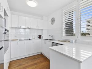 Kawana Beachside Getaway 1 Bedroom Apartment