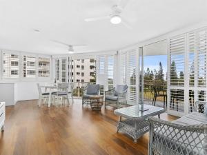 Kawana Beachside Getaway 1 Bedroom Apartment