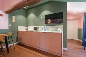 Le vintage . Centre-ville Mâcon . Atypique . Proche gare . Wifi . Climatisation . Confortable .