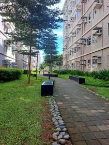 2-bedroom condo unit with Netflix and board games