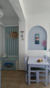 LEMONELIA, one big,4-5 people and one small apartment ,2-3 people