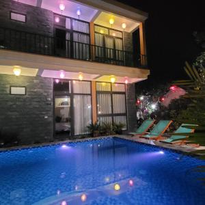 Tam Coc Mountain Lake Homestay