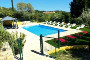 Maisons de vacances Bright house with garden and private pool : photos des chambres