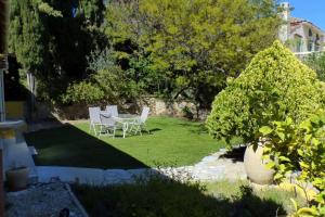Maisons de vacances Bright house with garden and private pool : photos des chambres