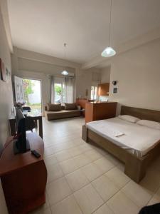 Seaside Studio 2 ( 30 meters from the beach )