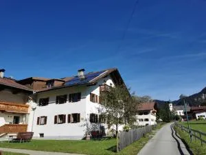 Rosa's Ferienhaus Ferienwohnung Aggenstein - Haldensee
