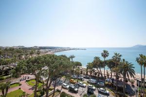 Buckingham & Lloyds - Cannes