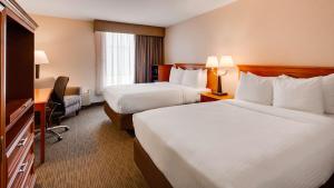 Queen Room with Two Queen Beds - Non-Smoking room in Best Western Tomah Hotel