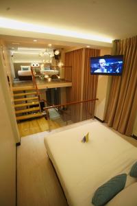 The Litton Hotel by Carterson