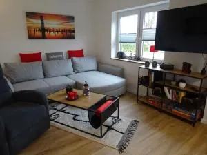 "Bi Oddi" - moderne FeWo mit Terrasse und Garten - Ahrenviöl