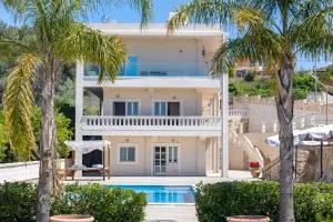 Queen Electra with pool and tennis court - Fournés