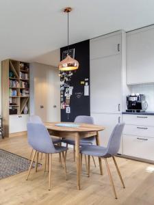Klimatyczny apartament z ogródkiem