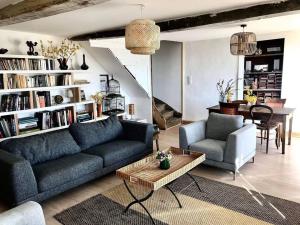 Grande et belle maison. Jardin. Lac des Sapins.