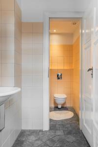 Stylish 3-Suites Apt by the Prague Castle - N2