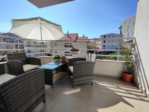 Lucy Apartment Split