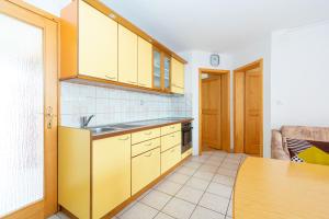 Apartments by the sea Vir - Kozjak, Vir - 20149