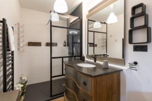 Appartements Le Globe-Trotter - Proche du metro gare de Vaise : photos des chambres