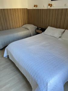 Hotels Hotel Restaurant Les Paquebots : Chambre Familiale avec Douche 