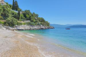 Kaminaki Beachfront Apartments