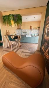 LovIn Luxury Romantic Suite with jacuzzi