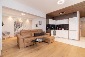 Chopina Apartment Cracow by Renters