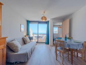 Apartment Front de Mer-8 by Interhome