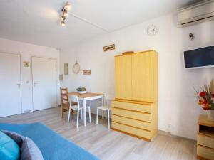 Appartements Apartment Saint James-9 by Interhome : photos des chambres