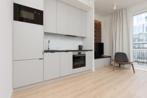 Fashionable City Center Apartment by Renters