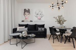 Fashionable City Center Apartment by Noclegi Renters
