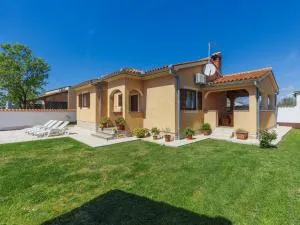 Holiday Home Nina by Interhome - Marana