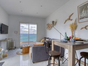 Apartment La Kamarina by Interhome