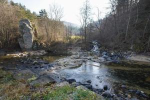 Maisons de vacances Gite ICI pour 8 personnes au bord de la riviere : Maison 4 Chambres