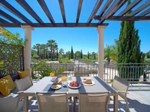 Apartment Pine Hills Turquesa by Interhome