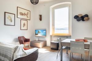 GuestHost - Now! Marola Seaview Holiday Flat