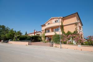 Apartments Miriam Premantura