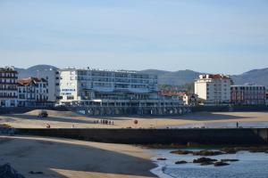 Appartements Bel appartement en plein centre ville et 50 m de la grande plage : photos des chambres