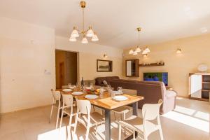 Nadurija, So Nice Gozitan Villa + Pool - Happy Rentals