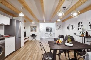 BeBarceloner Eixample Duplex Apartments