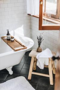 Pickers Hut - A Country Style Featured Dream Stay