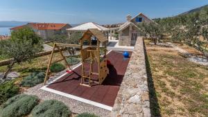 Traditional stone poolside villa in Bol