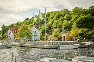 Four-Bedroom House, Sea Front room in Farsund Resort
