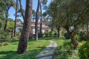 Maisons de vacances Villa familiale pour 15 a 350m de la plage de L Ocean : photos des chambres