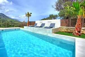 Villa Silentium Olia by PosarelliVillas