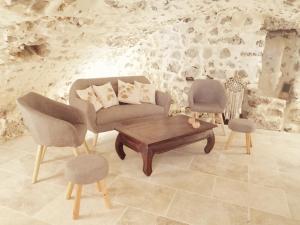 Bastide Provençale Les Mûriers dEngaspaty