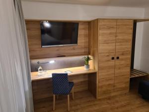 Double Room with Balcony room in Raffelsteiner Hof