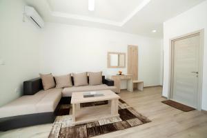 Demiri Apartments