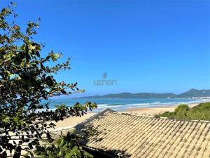 149 - Casa pé na areia Mariscal com 04 dormitórios