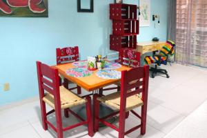 Colorida Casa Azul en Texcoco Centro WiFi Cocina