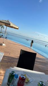 Apartamento no tropical executive hotel com varanda, 1 cama de casal e 2 camas de solteiro