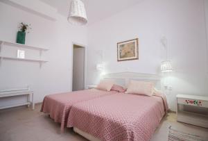 Villa with View of Agios Ioannis and Pool with Jacuzzi